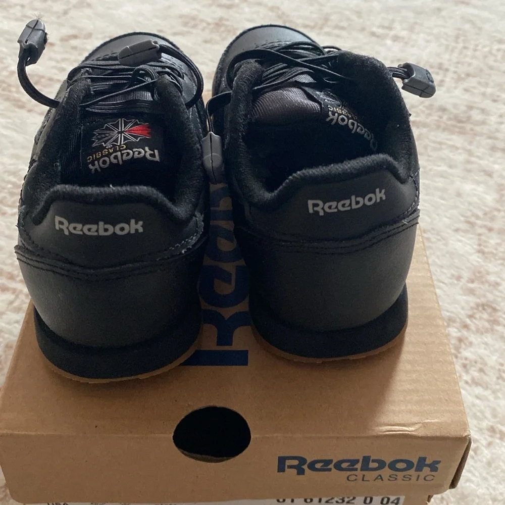 Reebok Classic Leather Toddler sz. 10C Black/Gum - Picture 4 of 7